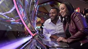 LuxeBet77 Live Casino Myanmar ကစားသမားများ ကစားနေမှု ပတ်ဝန်းကျင်